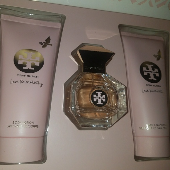 New Tory Burch Set - Picture 3 of 3